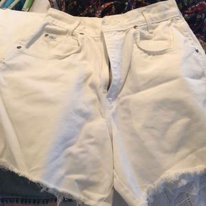 Chic white cut off jean shorts